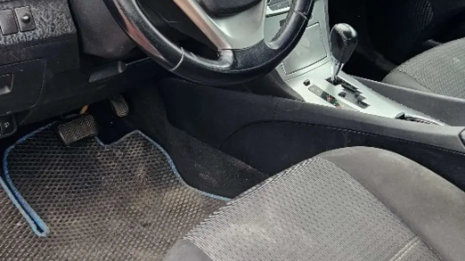 TOYOTA Avensis -