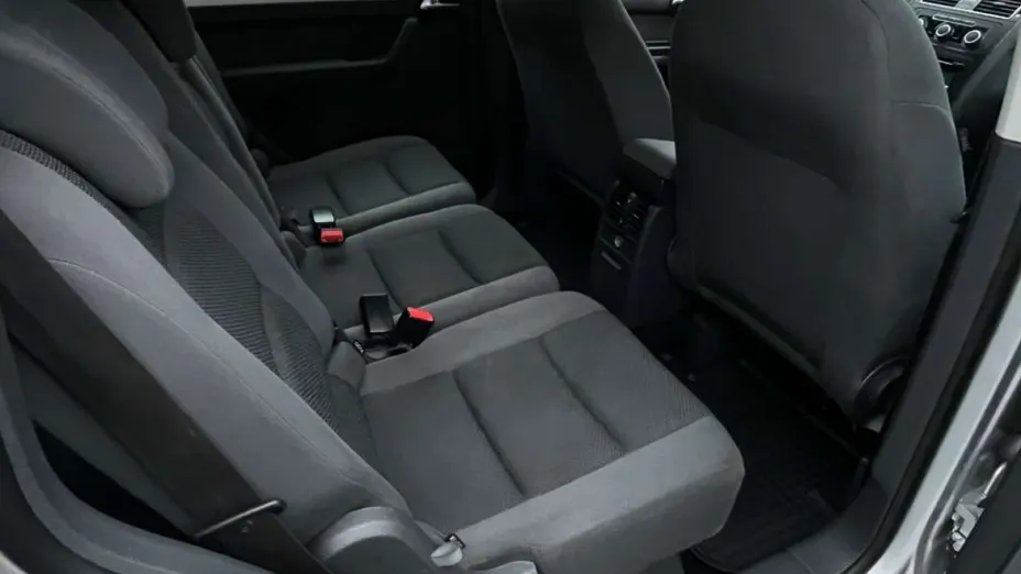 VOLKSWAGEN Touran -