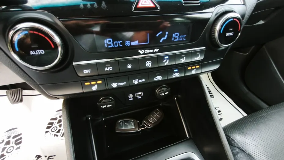 HYUNDAI Tucson -