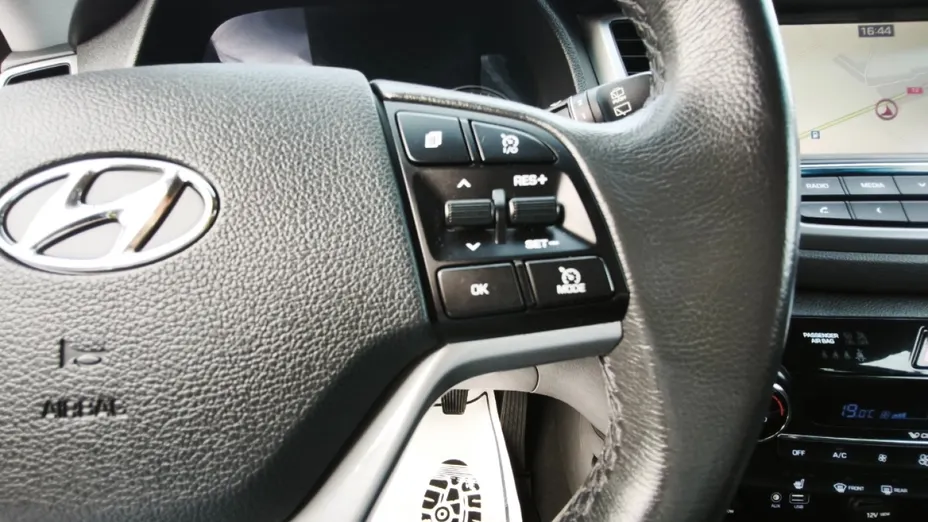 HYUNDAI Tucson -