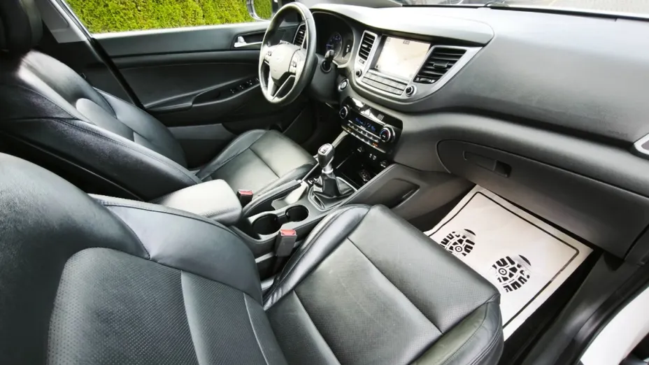 HYUNDAI Tucson -