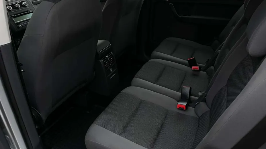 VOLKSWAGEN Touran -