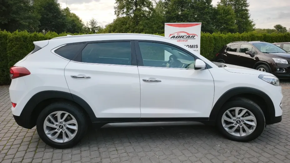 HYUNDAI Tucson -