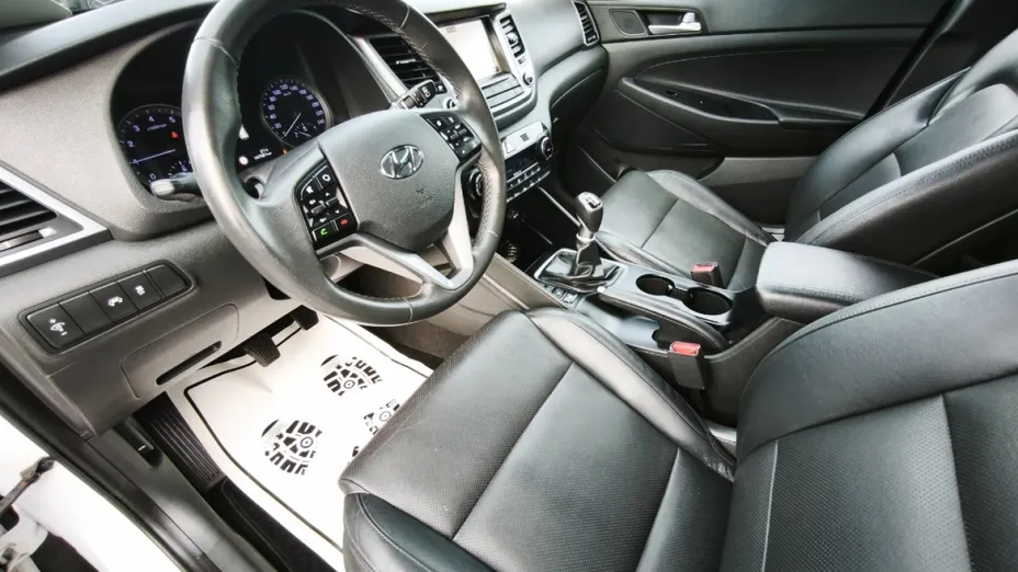 HYUNDAI Tucson -