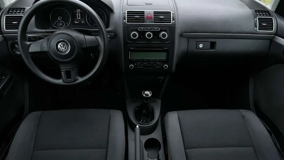 VOLKSWAGEN Touran -