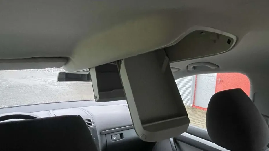 VOLKSWAGEN Touran -