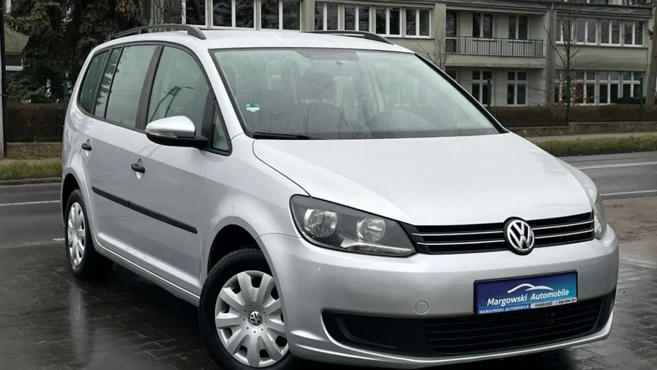 VOLKSWAGEN Touran -