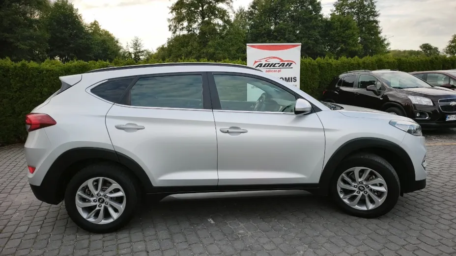 HYUNDAI Tucson -