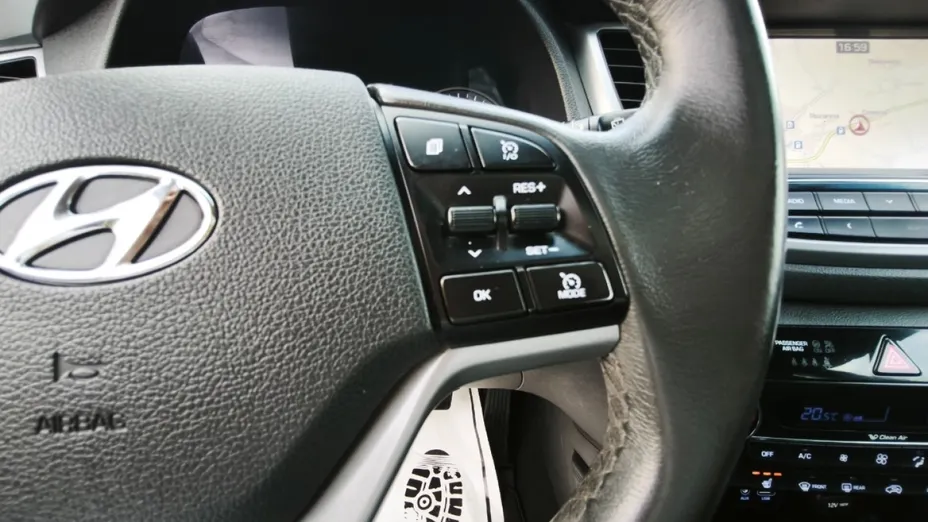 HYUNDAI Tucson -