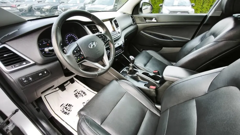HYUNDAI Tucson -