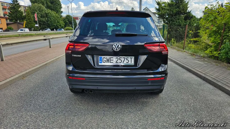 VOLKSWAGEN Tiguan -