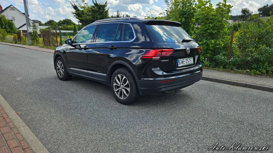 VOLKSWAGEN Tiguan -