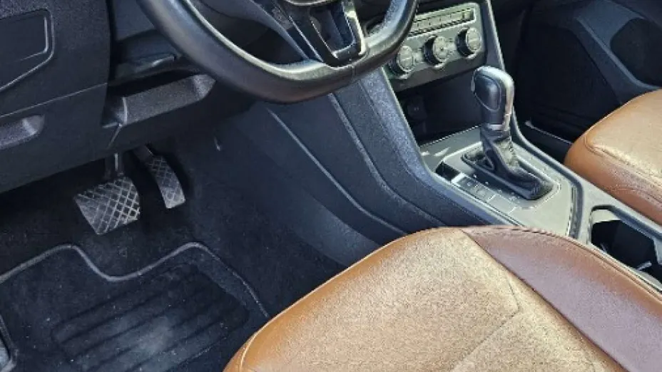 VOLKSWAGEN Tiguan -