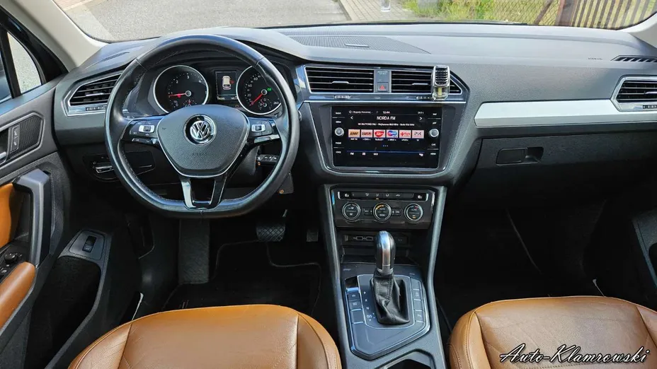 VOLKSWAGEN Tiguan -