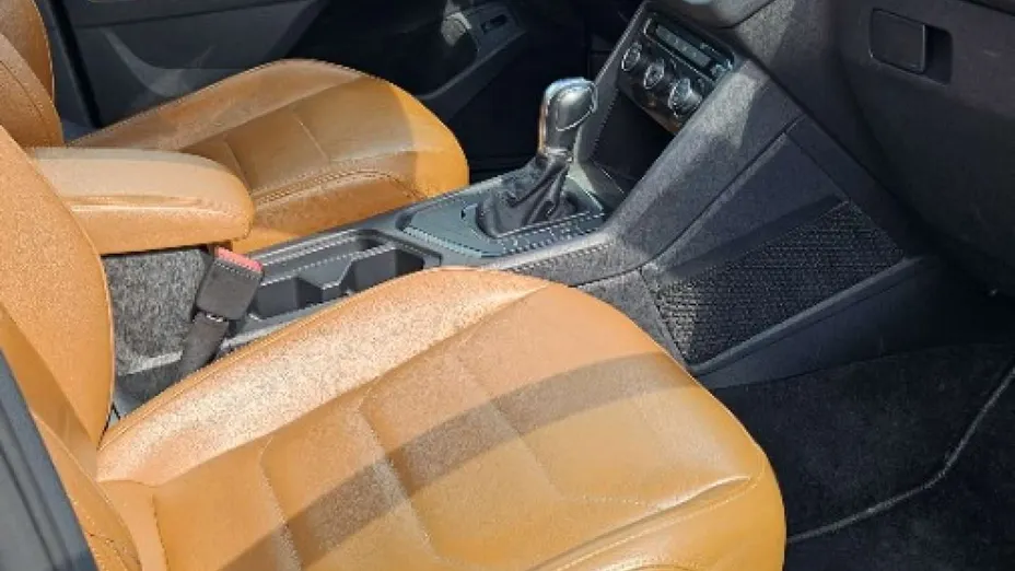 VOLKSWAGEN Tiguan -