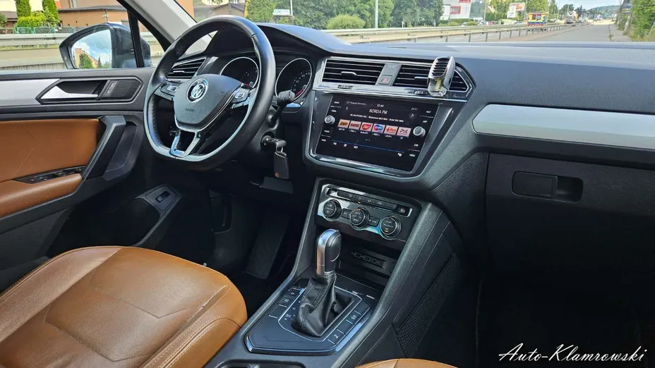 VOLKSWAGEN Tiguan -