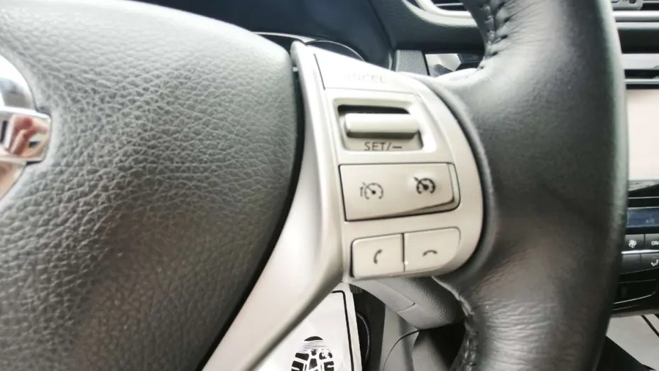 NISSAN X-Trail -