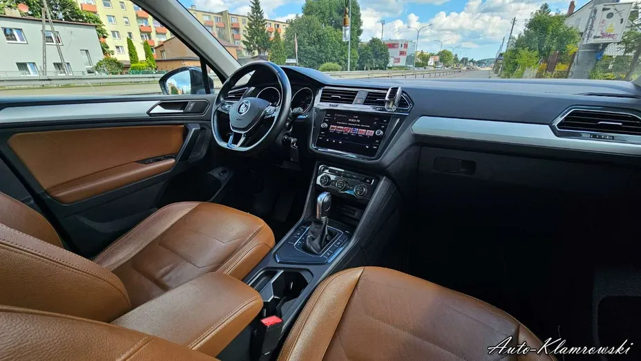 VOLKSWAGEN Tiguan -