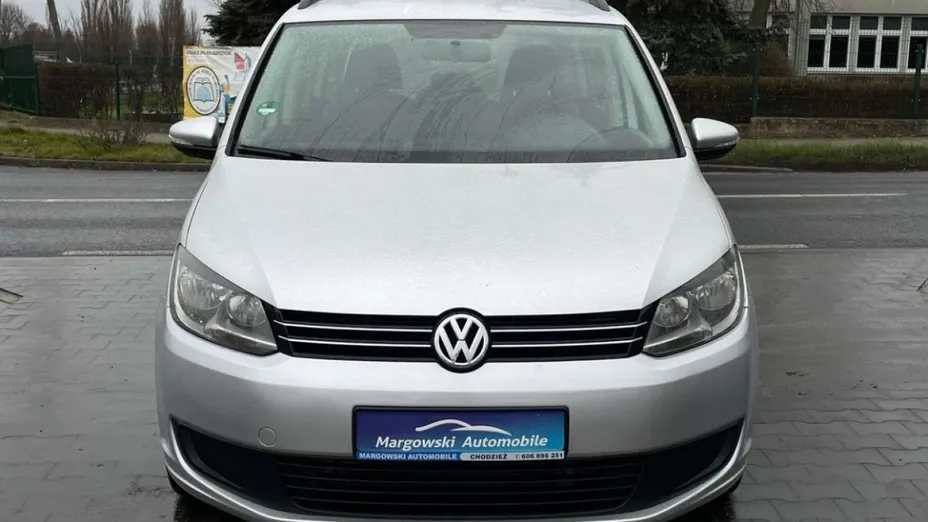 VOLKSWAGEN Touran -