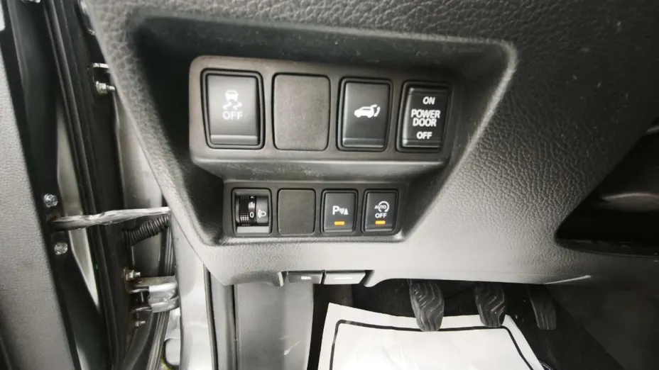 NISSAN X-Trail -
