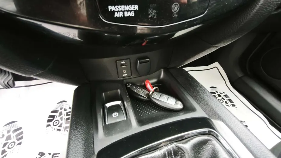 NISSAN X-Trail -