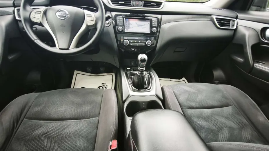 NISSAN X-Trail -