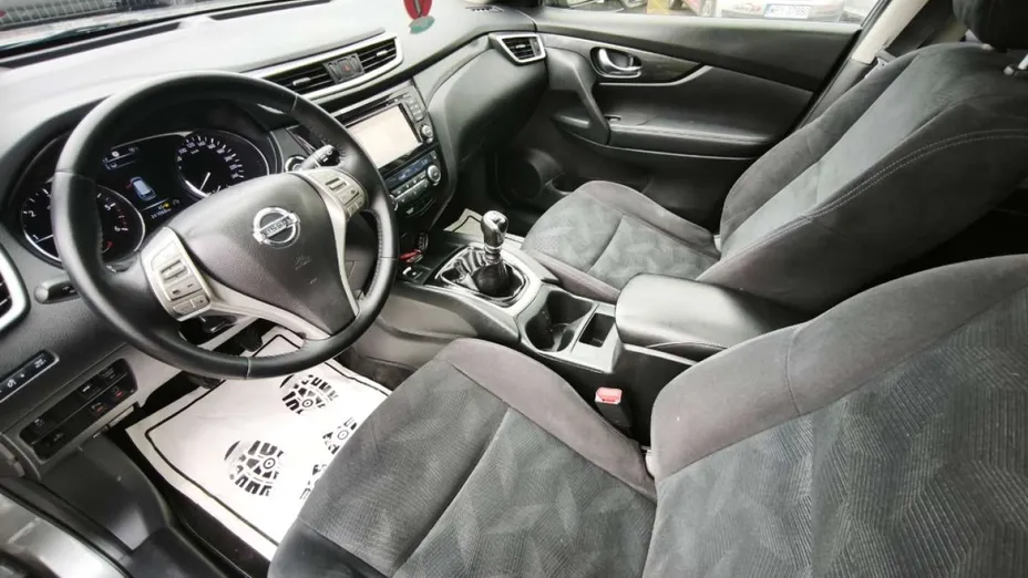 NISSAN X-Trail -