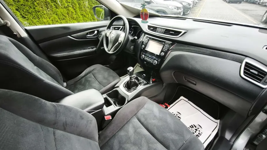 NISSAN X-Trail -