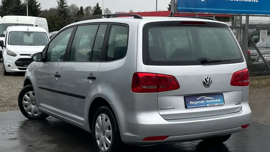 VOLKSWAGEN Touran -