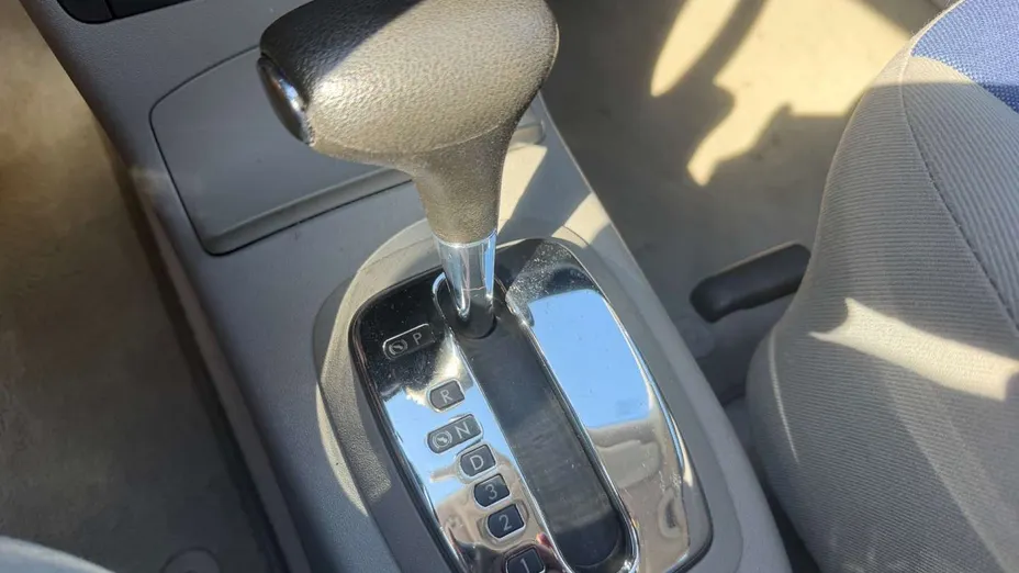 VOLKSWAGEN Polo -