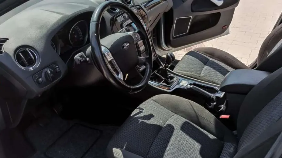 FORD Mondeo -