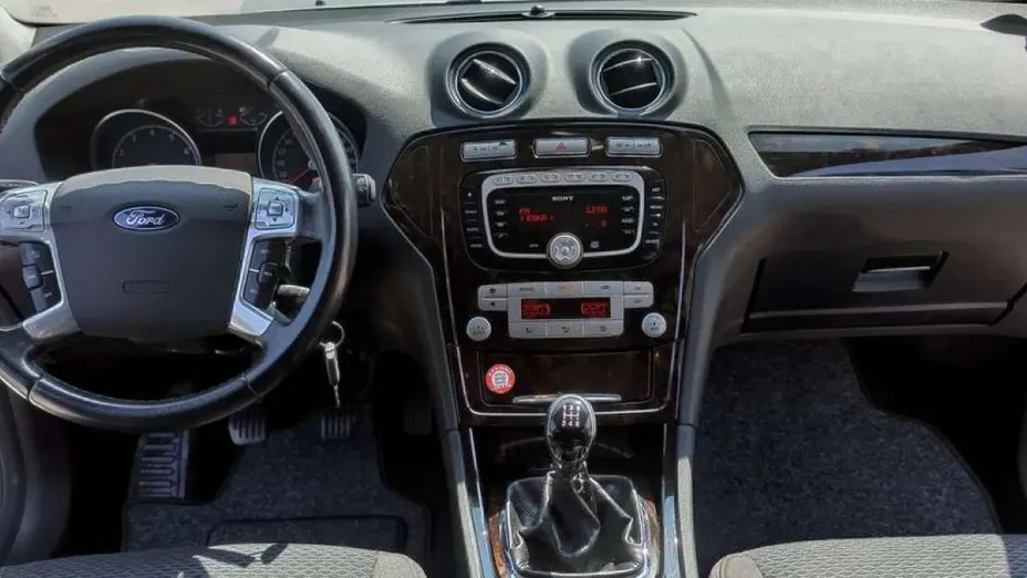 FORD Mondeo -