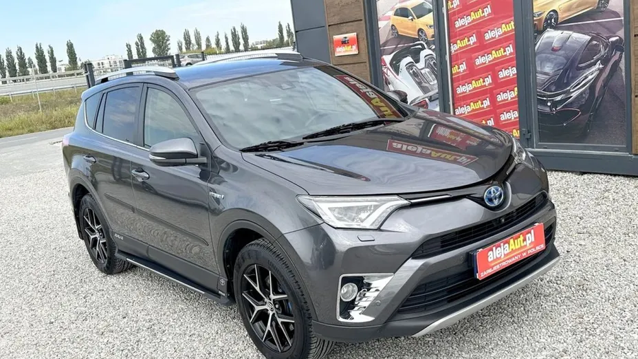 TOYOTA RAV4 -