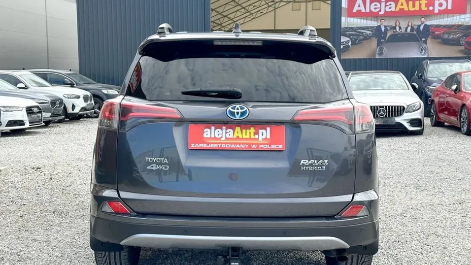 TOYOTA RAV4 -