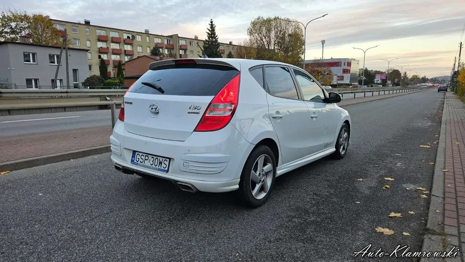 HYUNDAI i30 -