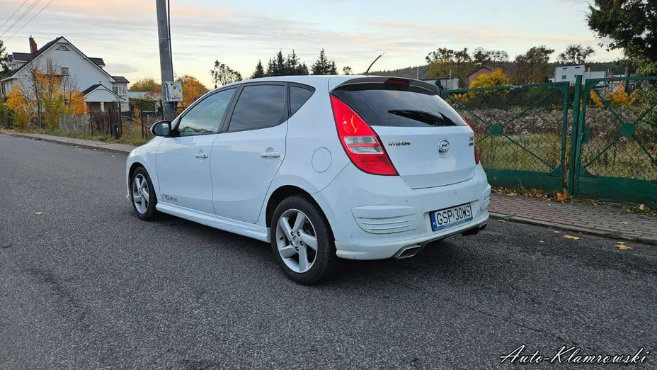 HYUNDAI i30 -
