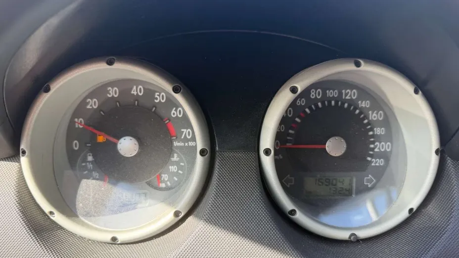 VOLKSWAGEN Polo -