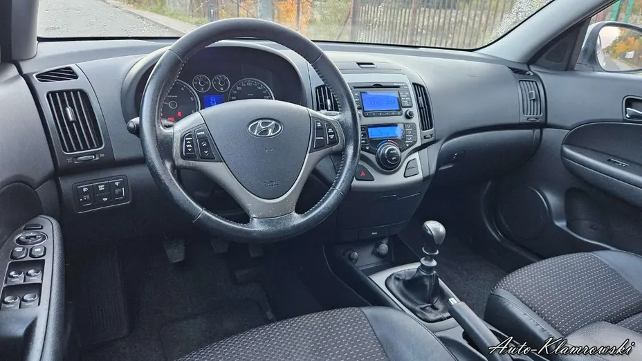 HYUNDAI i30 -