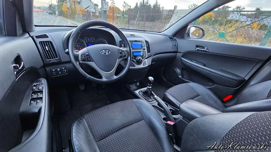 HYUNDAI i30 -