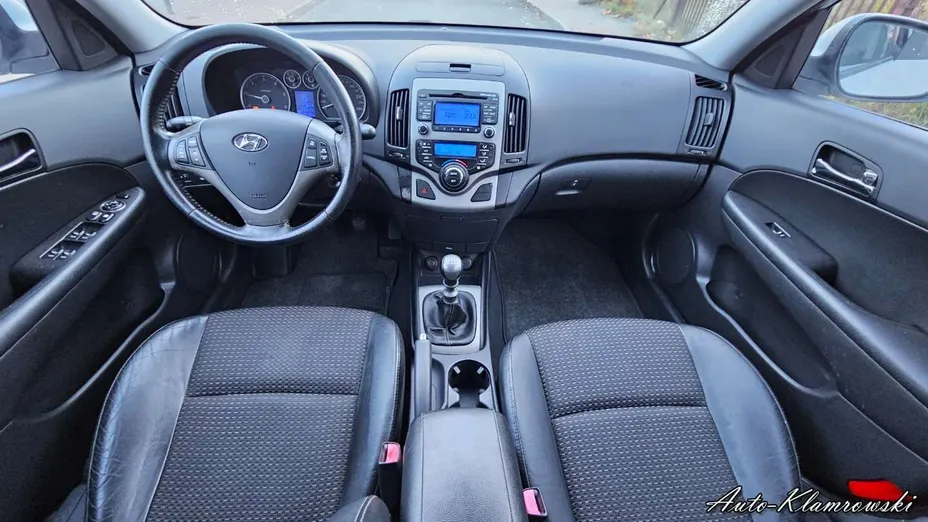 HYUNDAI i30 -
