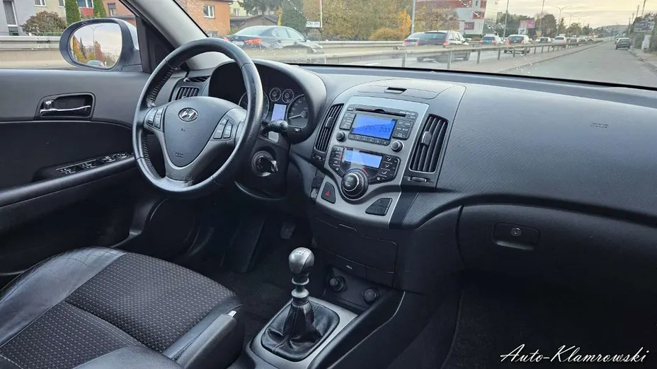 HYUNDAI i30 -