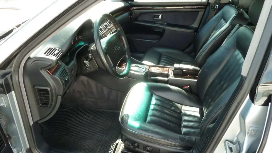 AUDI A8 -