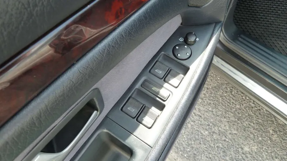 AUDI A8 -