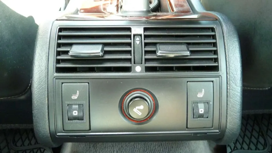 AUDI A8 -