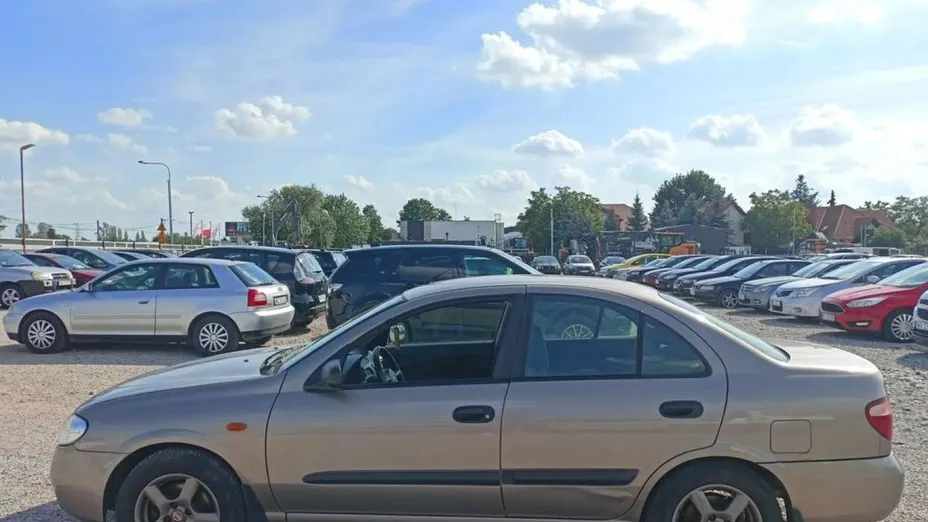 NISSAN Almera -