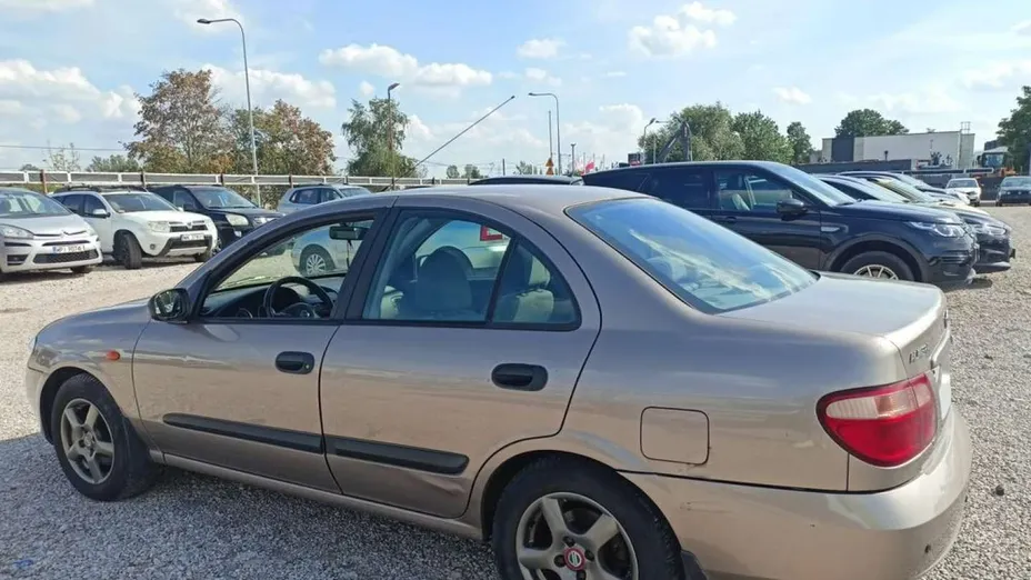 NISSAN Almera -