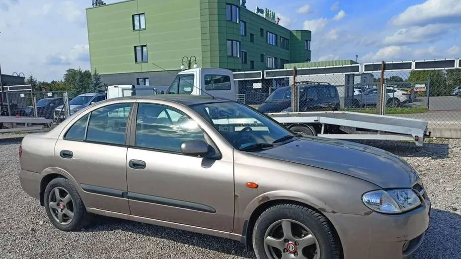 NISSAN Almera -