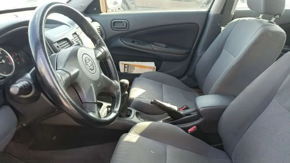 NISSAN Almera -