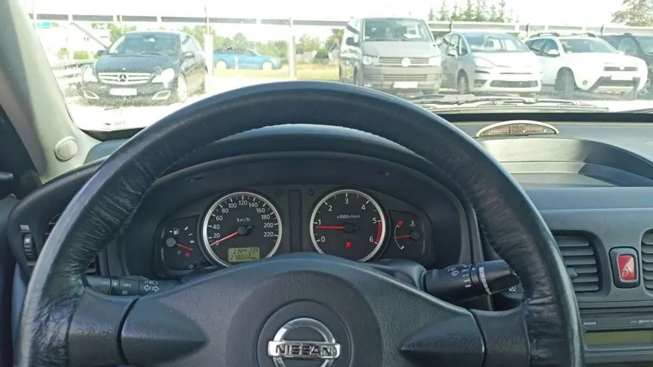 NISSAN Almera -