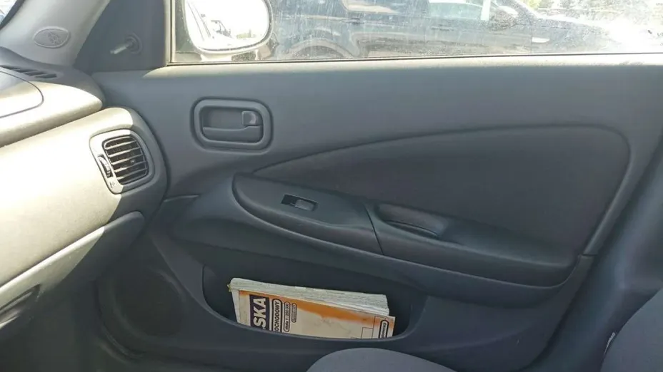 NISSAN Almera -